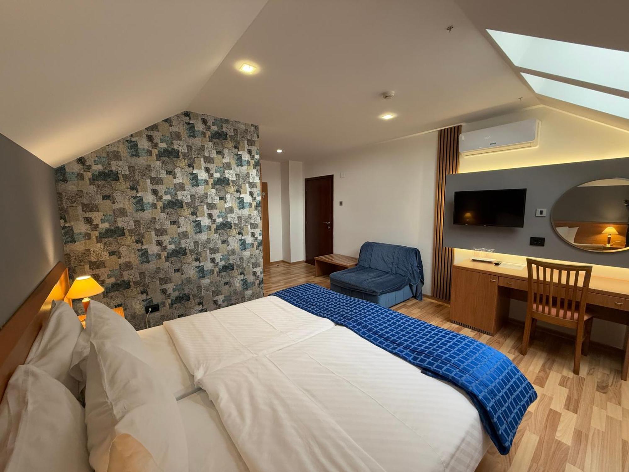 Motel M Vlasenica Luaran gambar